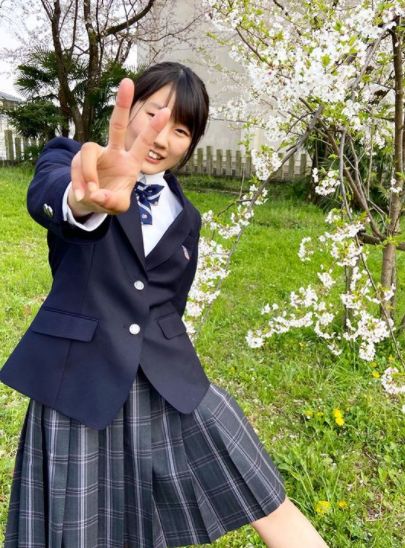 村瀬心椛の岐阜第一高校の制服姿画像