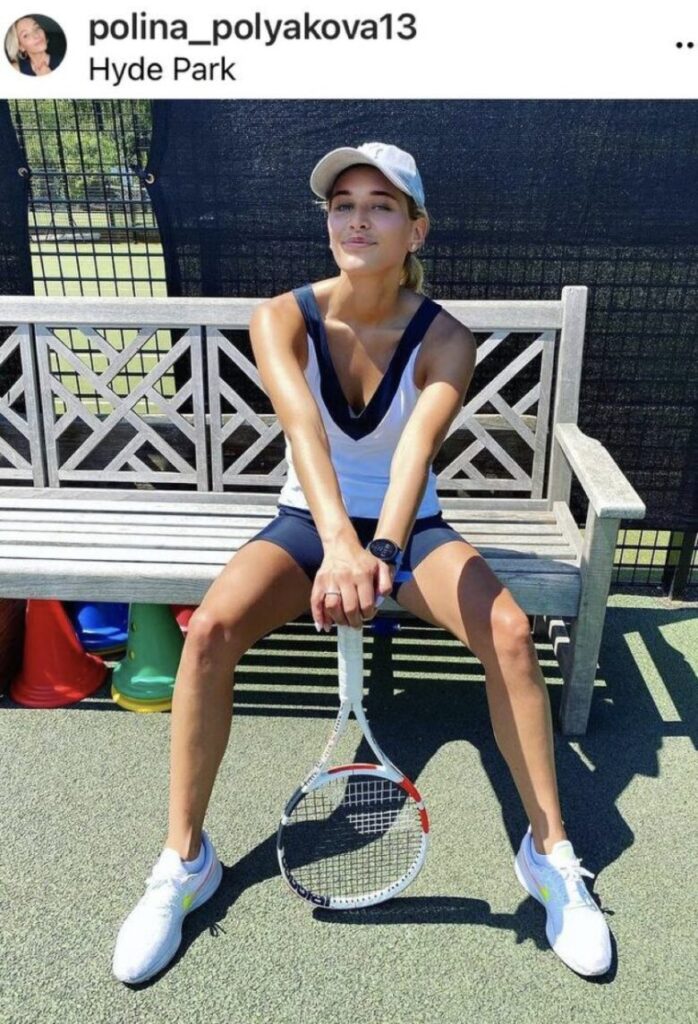 ラブロフの義理の娘のテニス画像